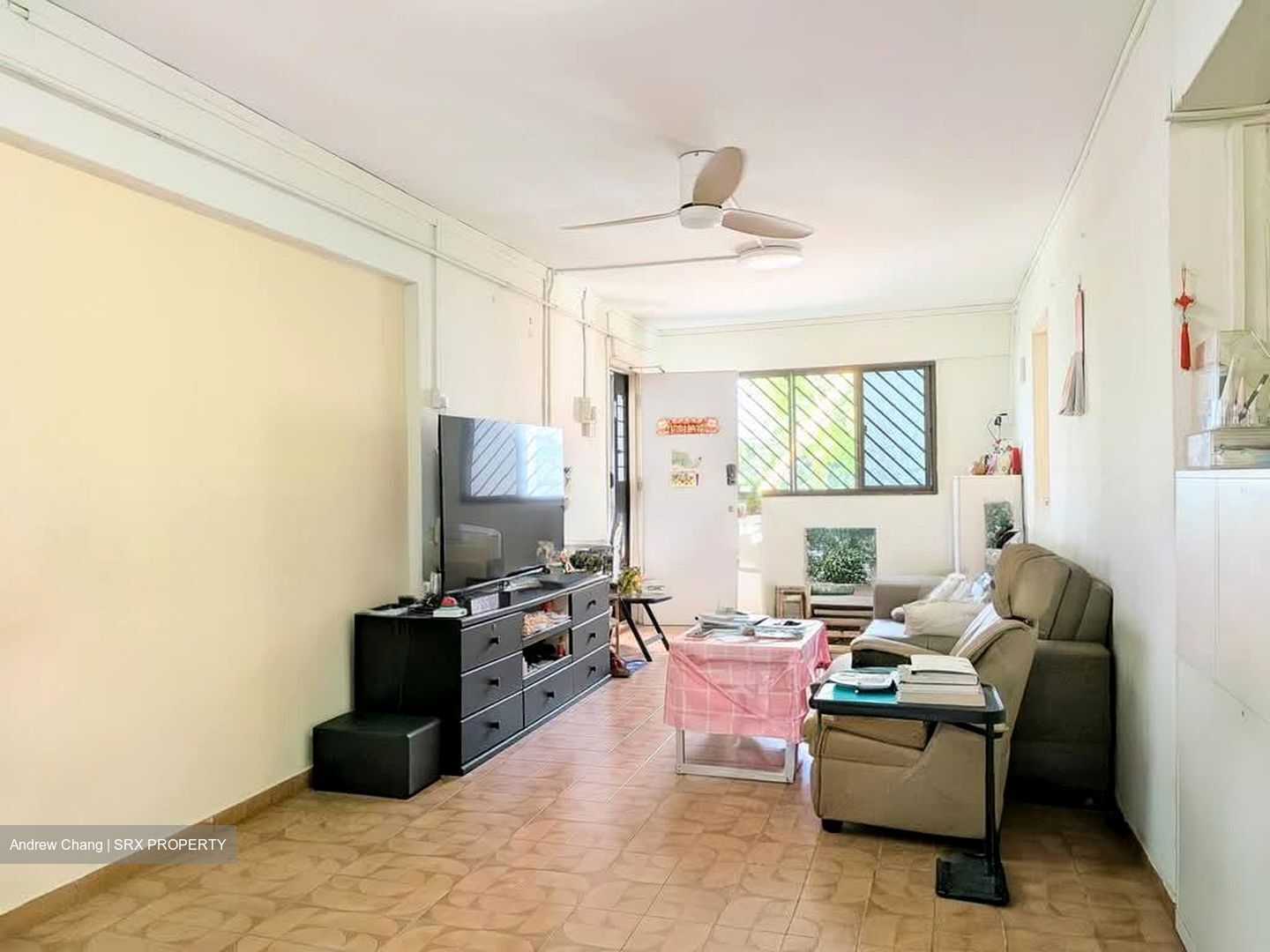 Blk 257 Jurong East Street 24 (Jurong East), HDB 3 Rooms #563926571